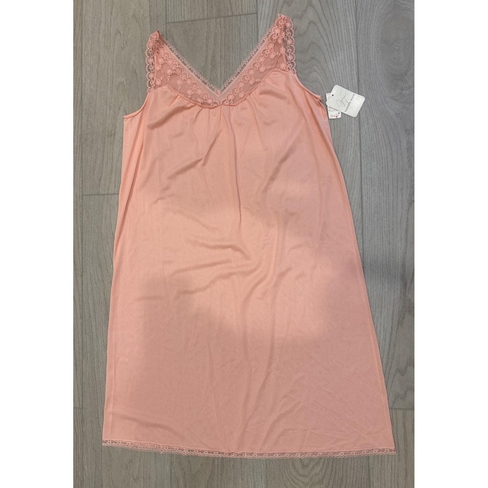 VTG Nightgown Coral-Orange Anti-Cling Nylon Sz M Lace Accent Grannycore Lingerie